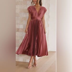Elegant Mauve Pleated Dress
